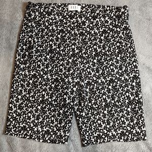 Elle Floral Mid-Length Shorts, Black and White, Size M